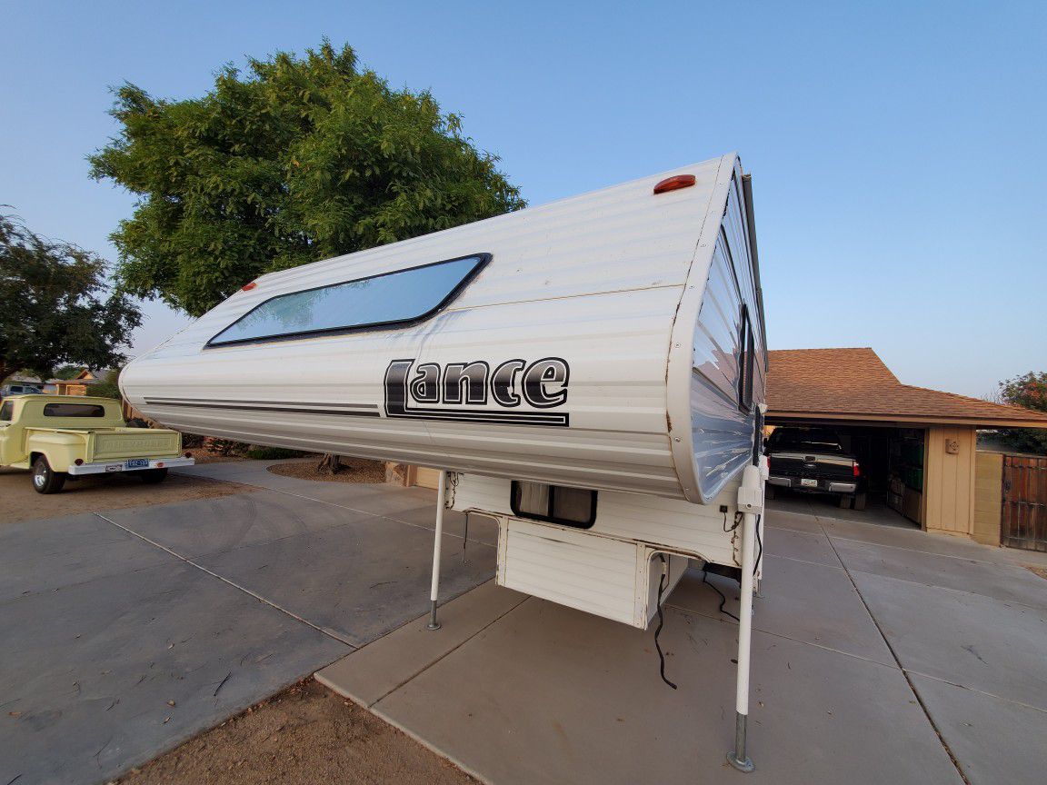 2005 Lance 845 fully self contained