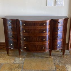 Maitland Smith Mahogany Console Table  This is a stunning piece for your home or office in like new condition .  By appointment only cash carry 52 lon