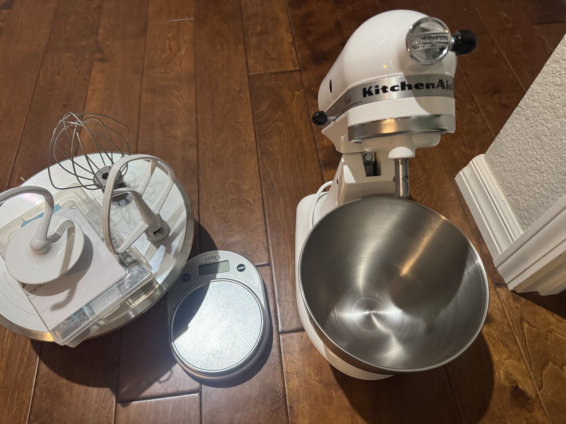Kitchenmaid Mixer with all attachments