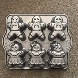 Nordic Wear Gingerbread Kids Cakelet Pan