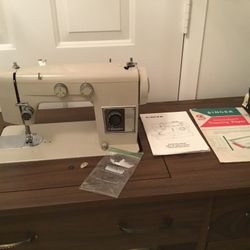 Signature Sewing Machine With Multi-Drawers Table/Desk
