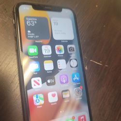 Unlocked IPhone 11 64gb
