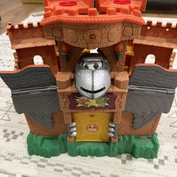 Fisher-Price Imaginext 2012 Eagle Talon Castle Playset