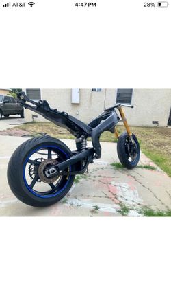 06 Yamaha R1 Rolling Chassis