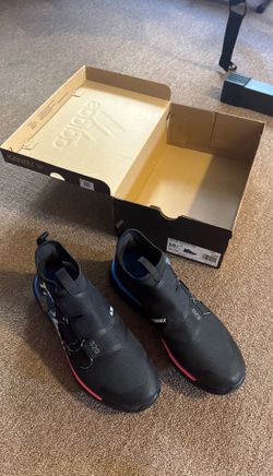Trail running shoes