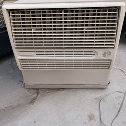 Swamp Cooler Champion RWC50 It Comes With Dents From Shipping