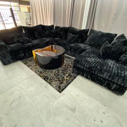 New 🐞🐞$20 Down Payment Finance ▪️▪️ Midnight Madness 4 Piece Sectional with Chaise 