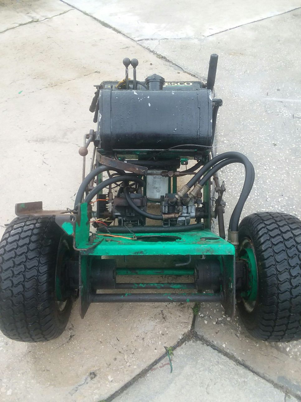 LESCO LAWNMOWER (PARTS ONLY NO ENGINE- BLEW ENGINE)