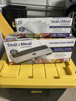 Seal-a-Meal Vacuum Food Sealer w/ Bags – Like New