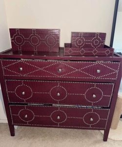 dresser set