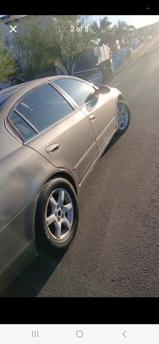 2006 Nissan Alitma