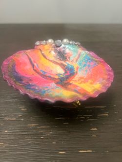 Hand-Painted Decorative Seashell Dish with Pearls