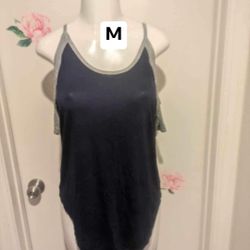 New Women’s Top Size Medium 