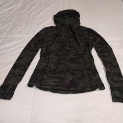 Lululemon Camo Full-Zip Hooded Athletic Jacket size 8