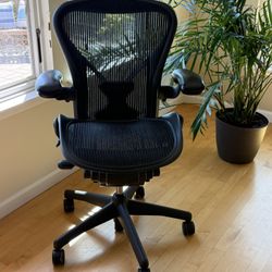 Herman Miller Aeron Chair - Size B
