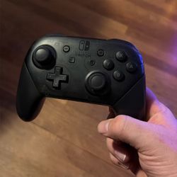 Switch Pro Controllers