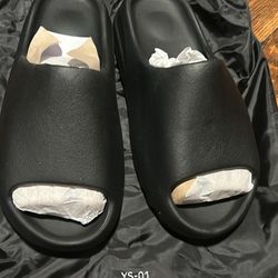 Yeezy Slides Size 11