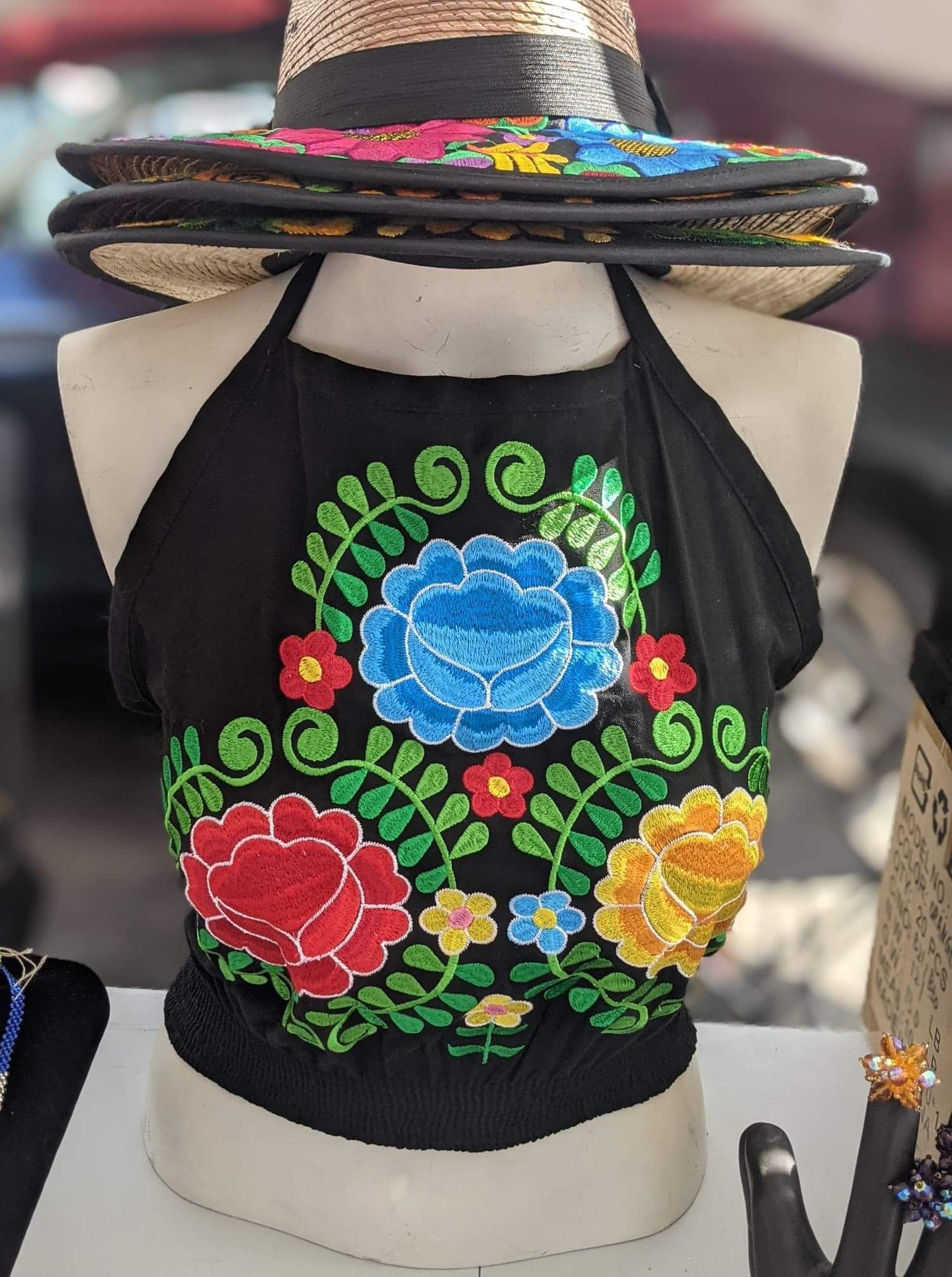 Crop Top Embroidered