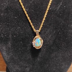 14 Karat Gold Rope Chain With Pendant