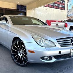 2007 Mercedes Benz CLS-Class CLS550 4-Door Coupe