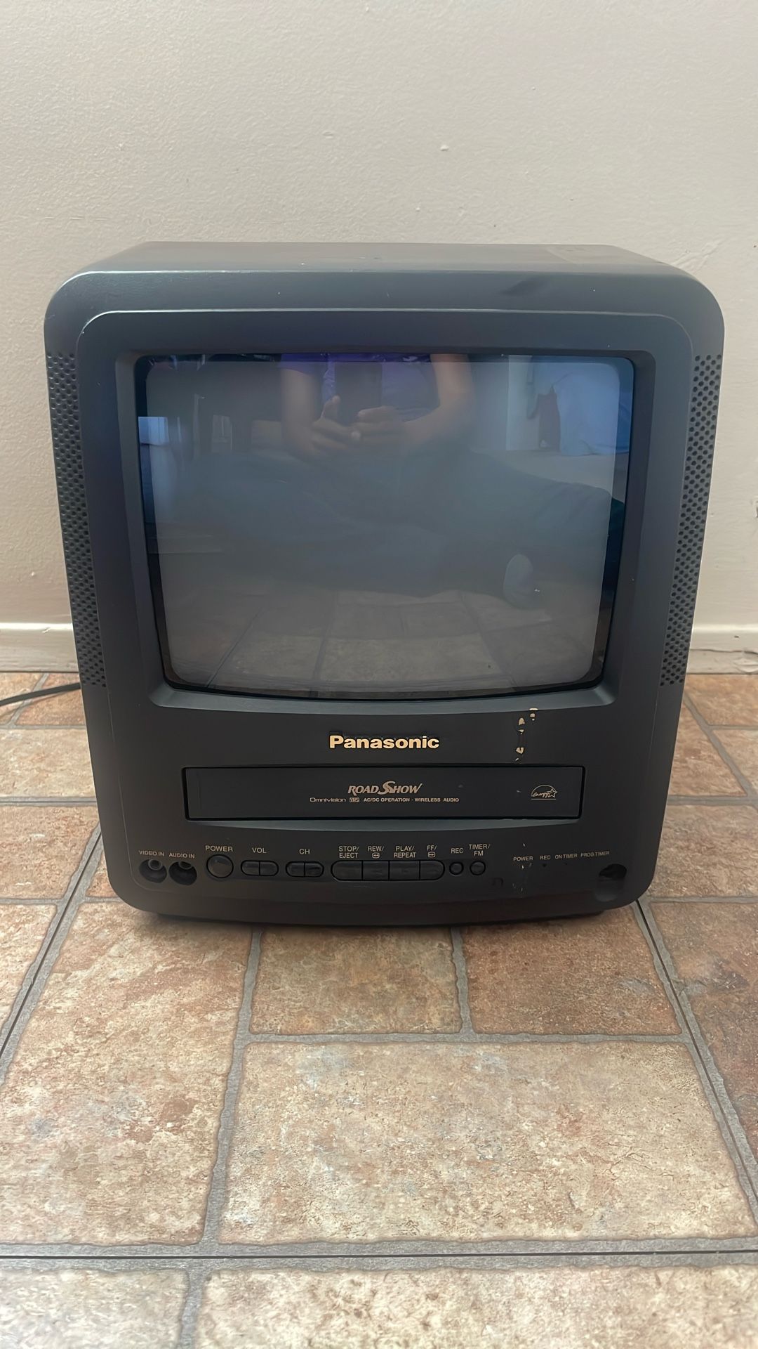 Panasonic 9in TV/VCR Combo  PV-C920 CRT