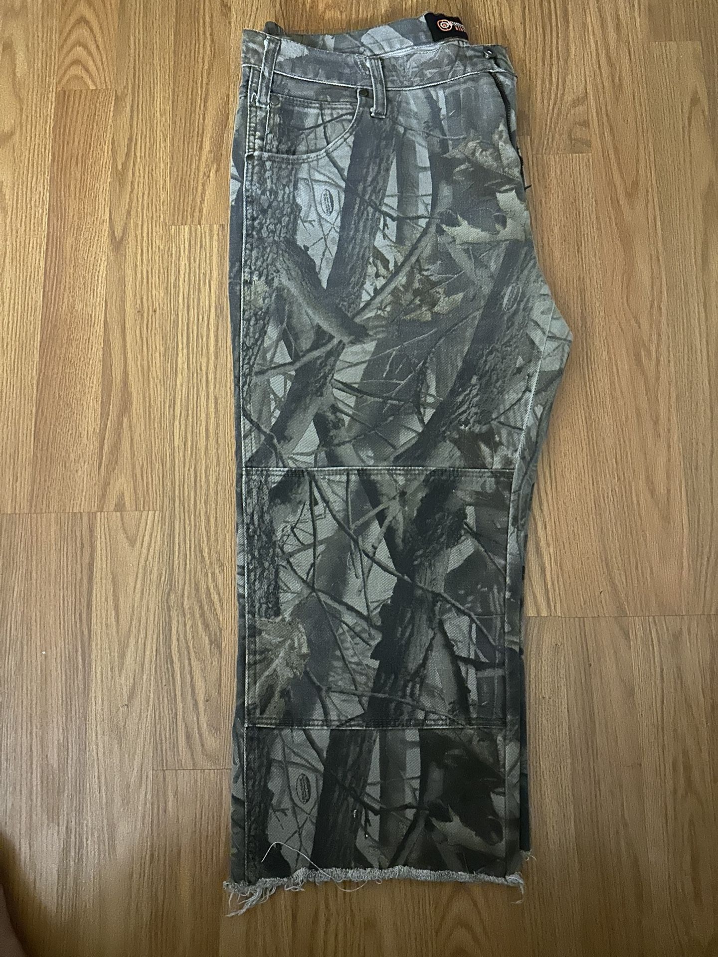 Cropped real tree camo double knee pants