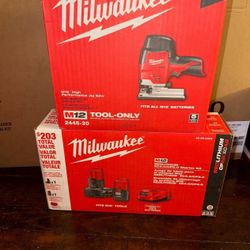 Milwaukee M12 Jigsaw And 2 Batteries And Charger