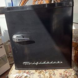 Frigidaire Retro Fridge