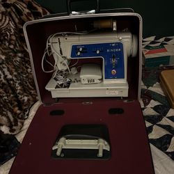 1968 Singer Deluxe Zig Zag Sewing Machine