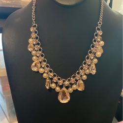 Knockout Queen Necklace