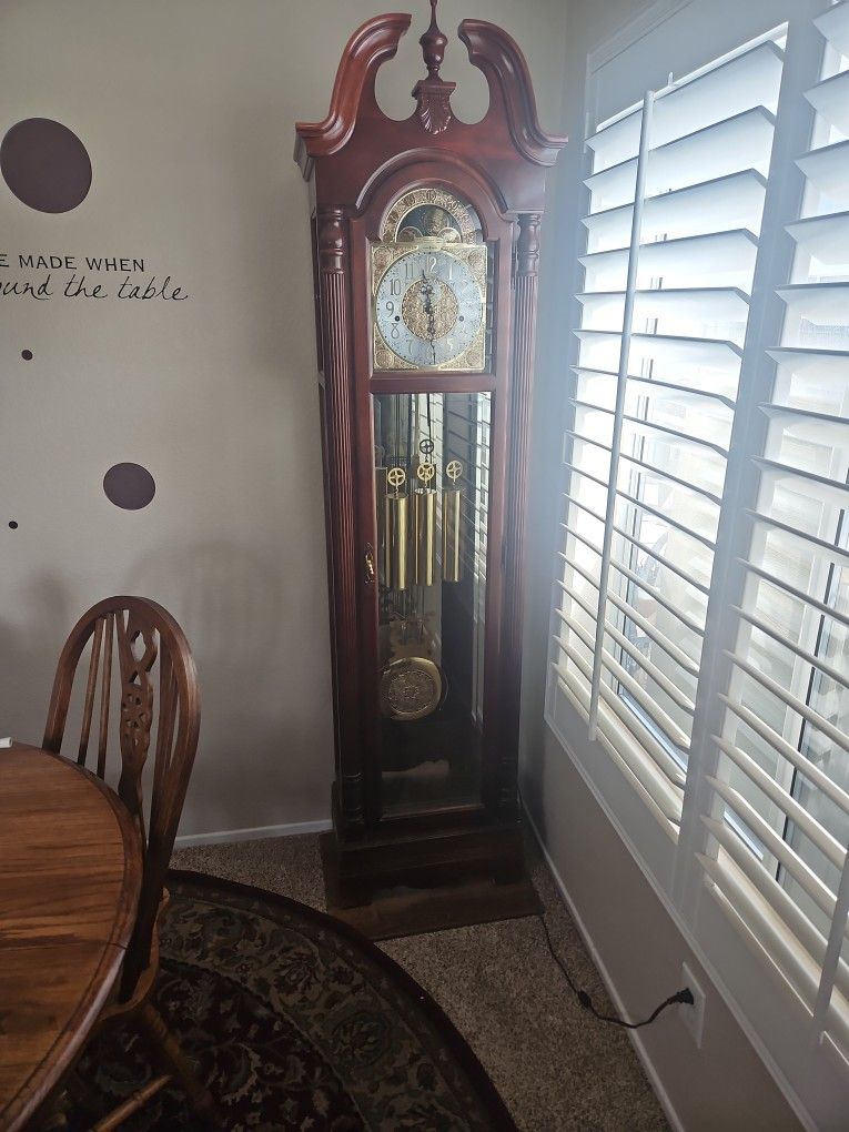 Howard MILLER Clock