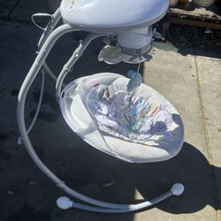 Ingenuity Baby Swing-Nally 60$ OBO