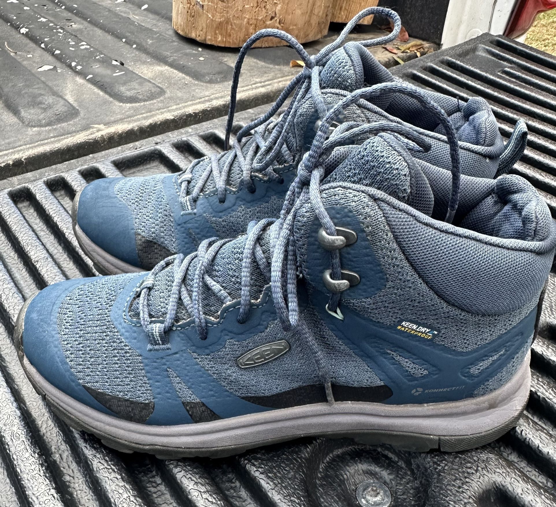 Keen Terradora Waterproof Mid Hiking Boots Size 7