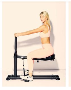 Squat machine