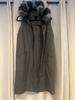 Steve Madden Sleeveless Cardigan Vest with hood and pockets. Size S