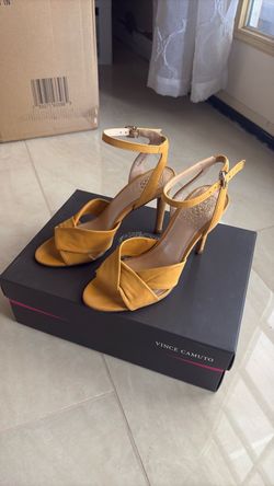 Vince Camuto VC-Jenika Yellow Heels Women’s 5.5