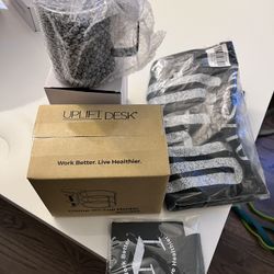 Uplift Clamp-on Cup Holder, Insulated Cup, Koozie, Medium Shirt