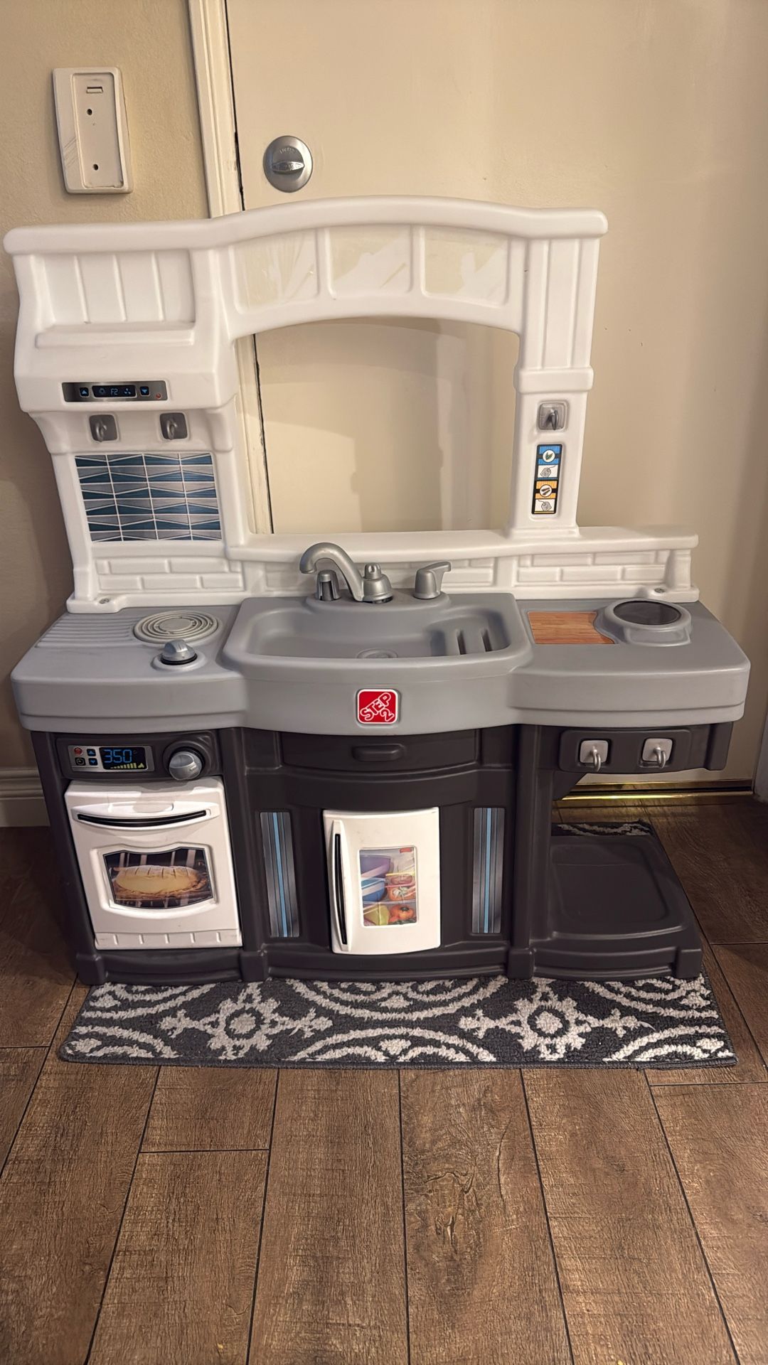 Step 2 Kitchen
