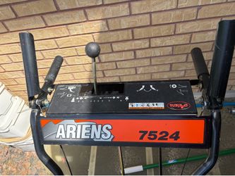 ARIENS 7524 Snowblower