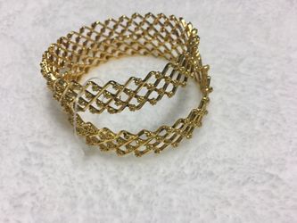 Gold plated bangles color guaranty