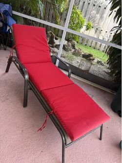 Slingback patio lounge chair.