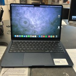 MacBook Air 13”  2025 With M4 Chip