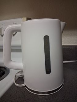 1.7L White Electric Kettle