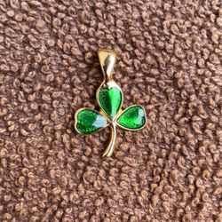 Vintage Green Three Leaf Clover Pendant.