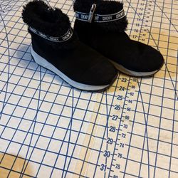 Girls Dkny Sneaker Boots Size 2