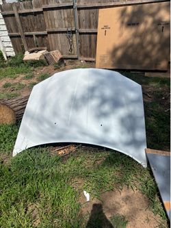 Chrysler 300 hood