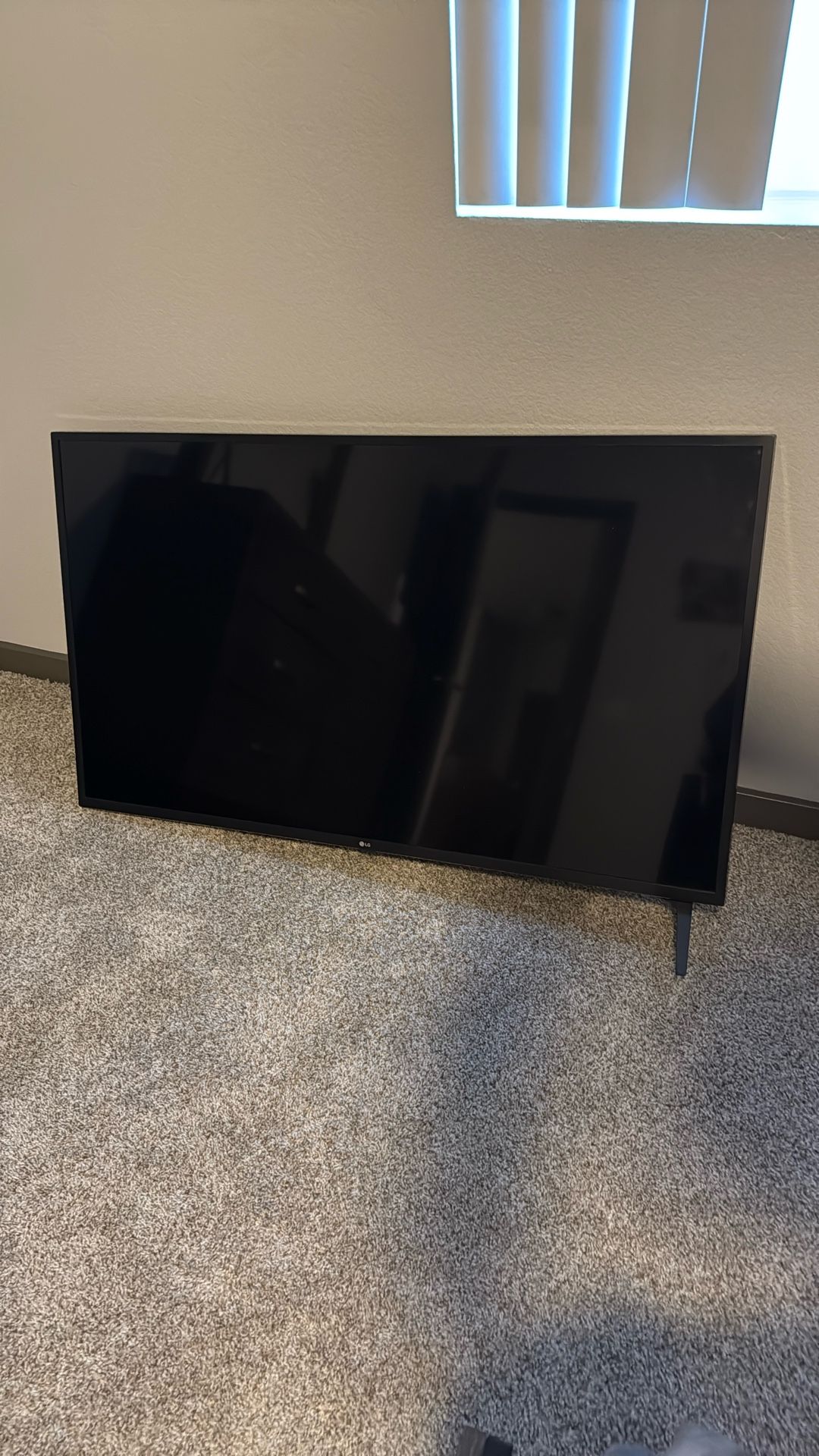 50” LG TV