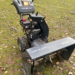 33" Yard King 12hp snowblower
