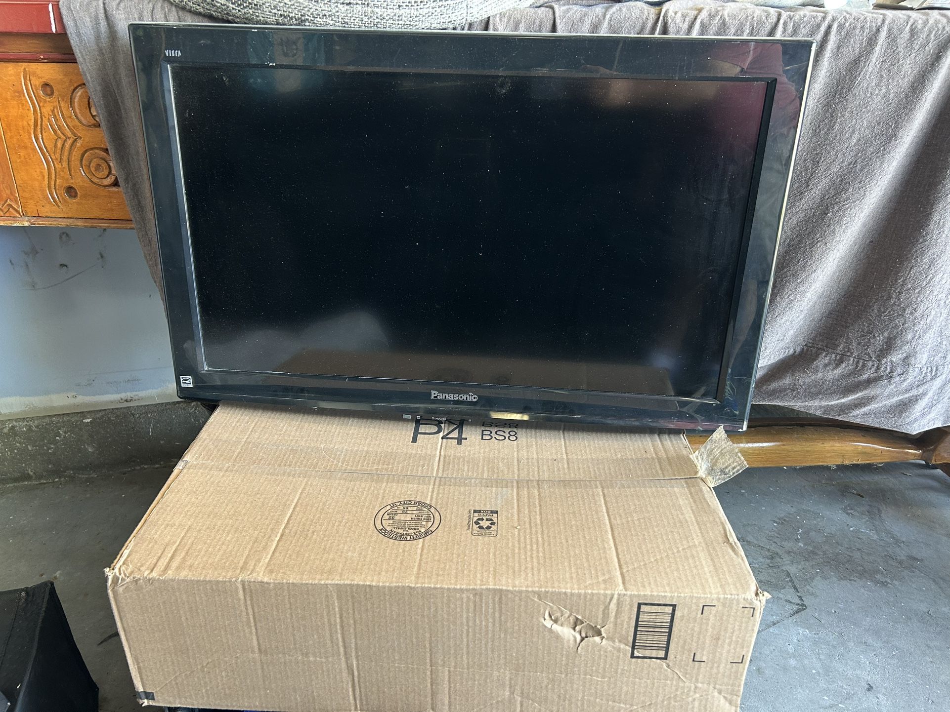 32” TV