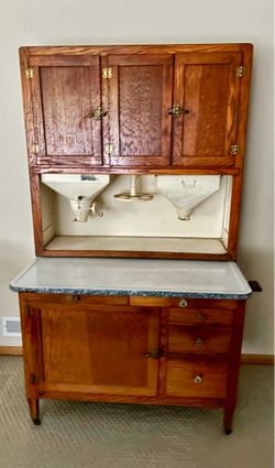 Beautiful Vintage Oak Hoosier Cabinet